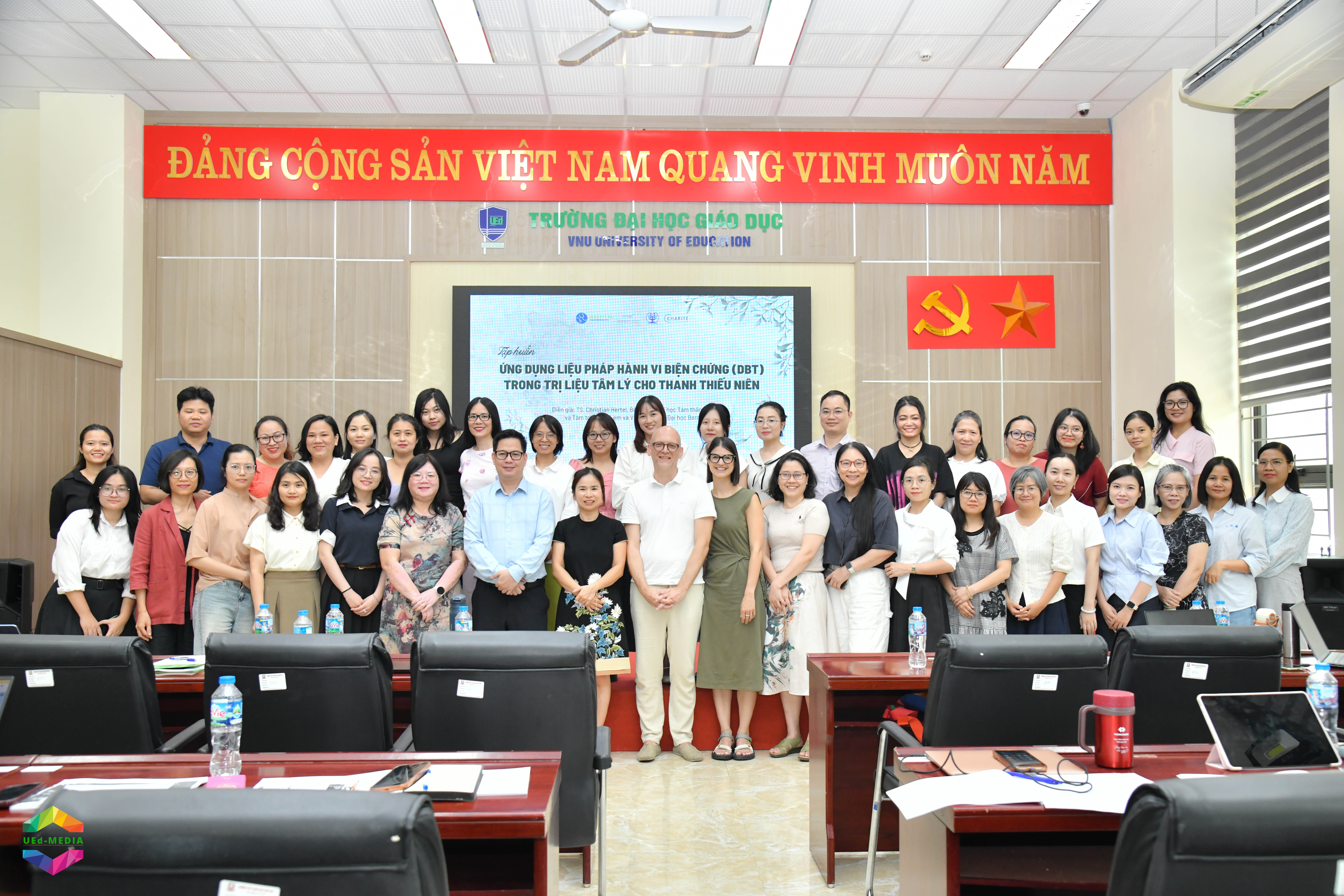 Khai mạc khóa tập huấn “Ứng dụng liệu pháp hành vi biện chứng (DBT) trong trị liệu tâm lý cho thanh thiếu niên”