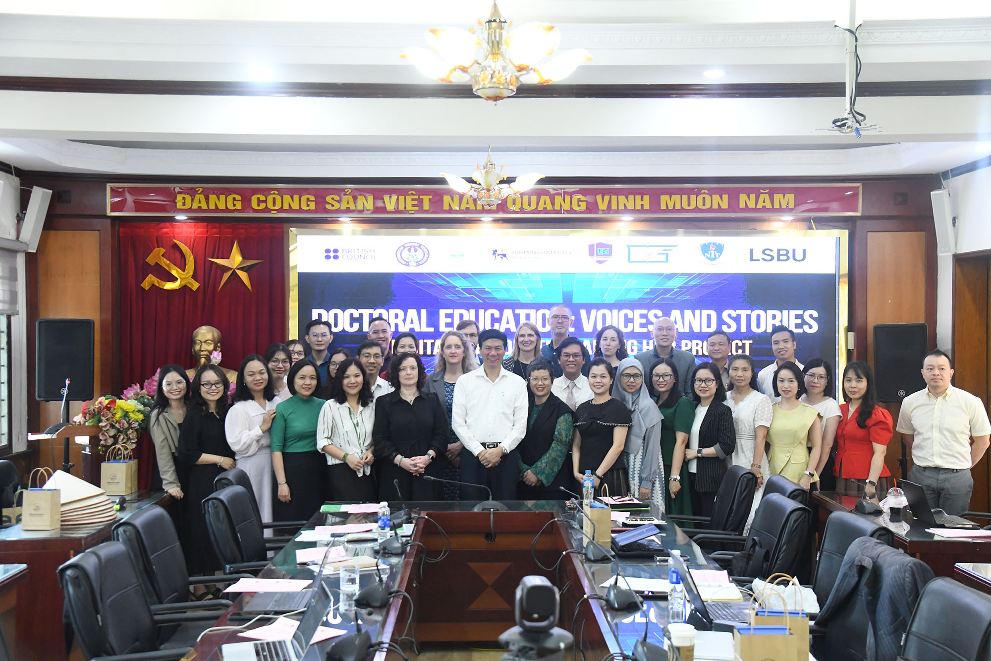 Trường Đại học Giáo dục - ĐHQGHN tổ chức thành công Hội thảo Quốc tế “Doctoral Education: Voices and Stories” trong khuôn khổ dự án DigiDoc.